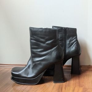 Vintage Aldo chunky platform boots